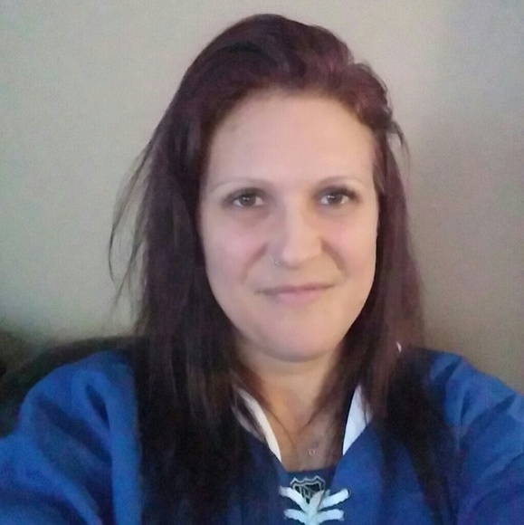 Meet your Posher, Jenn - Picture 1 of 1